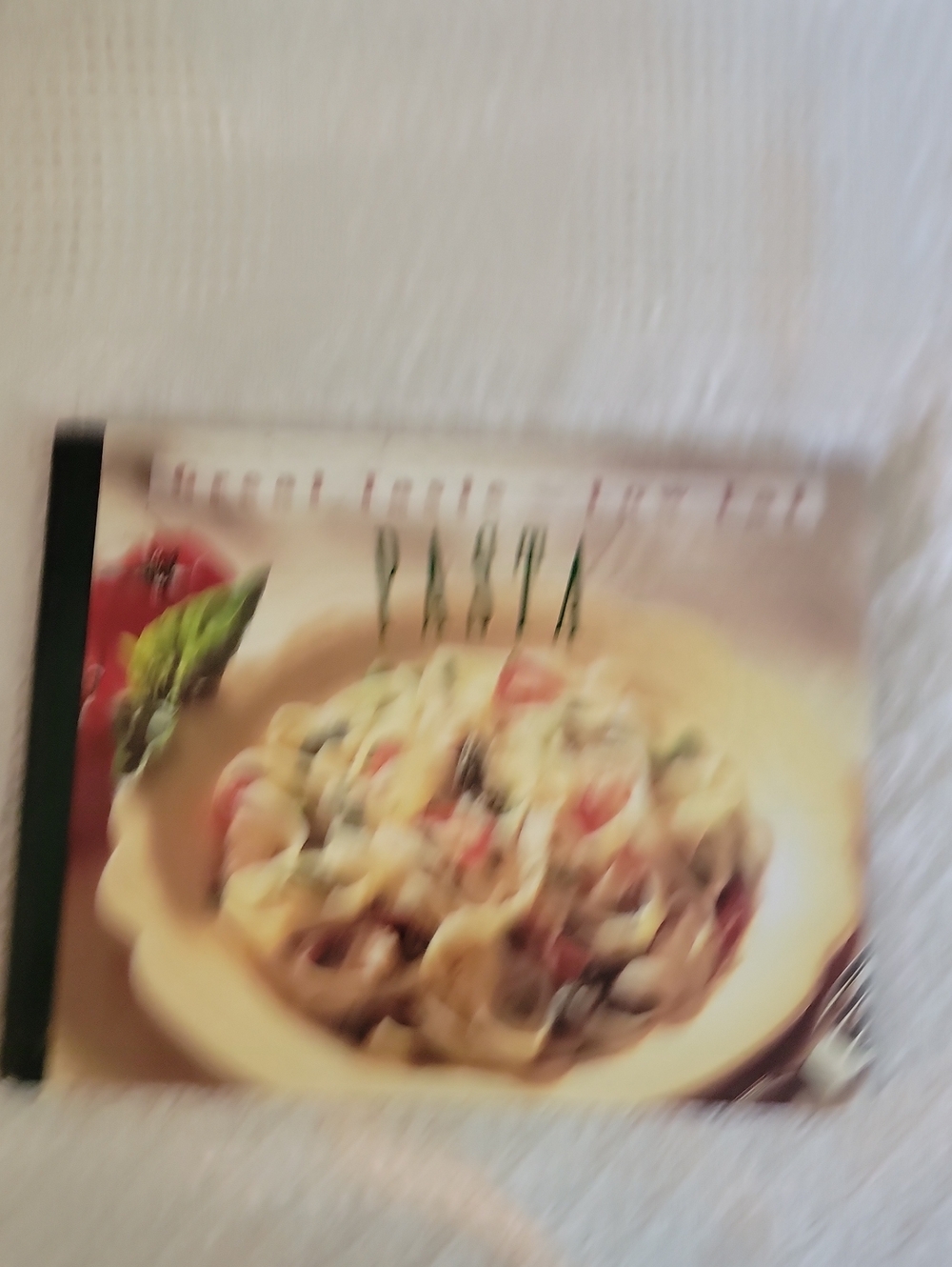 Low Fat Pasta Cookbook with Cream and Tomato Cover